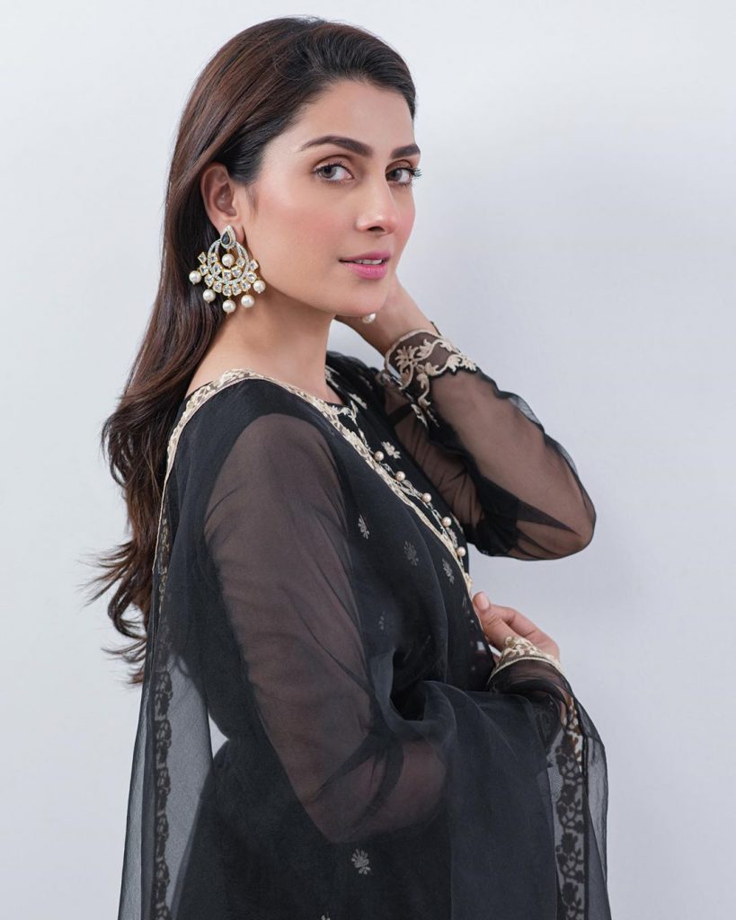 Sensational Pictures of Ayeza Khan in Black Color