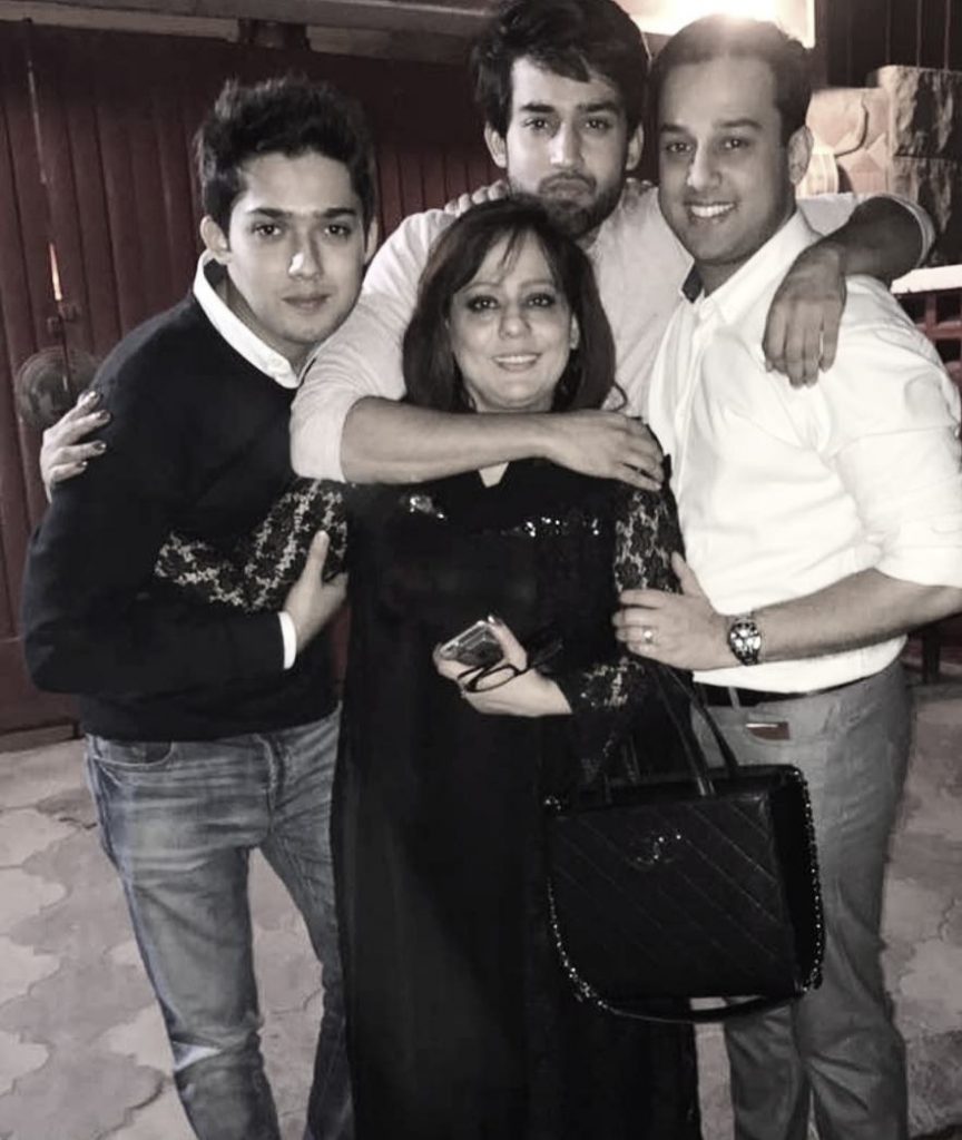 Unseen Pictures of Bilal Abbas with His Siblings