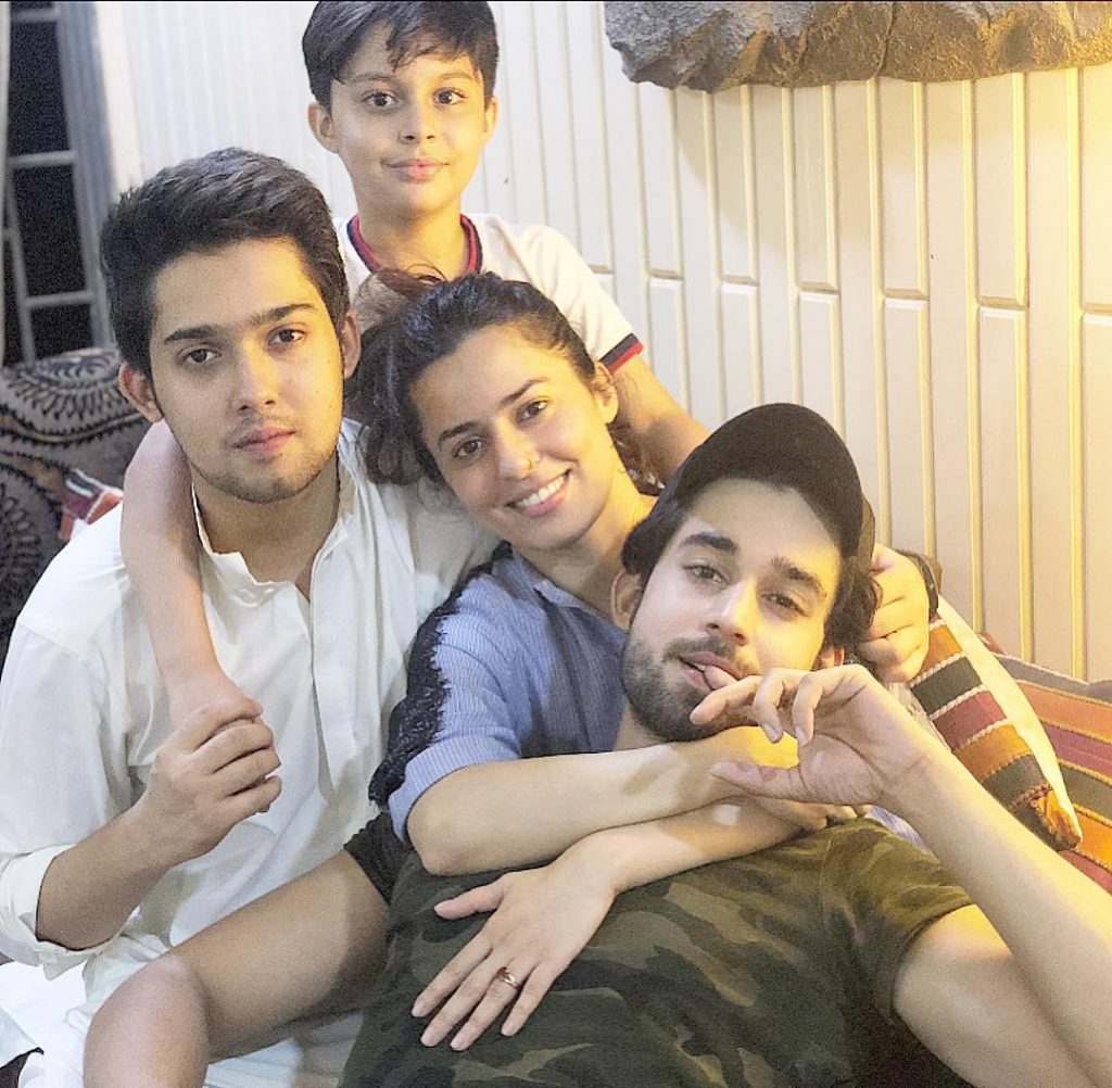 Unseen Pictures of Bilal Abbas with His Siblings