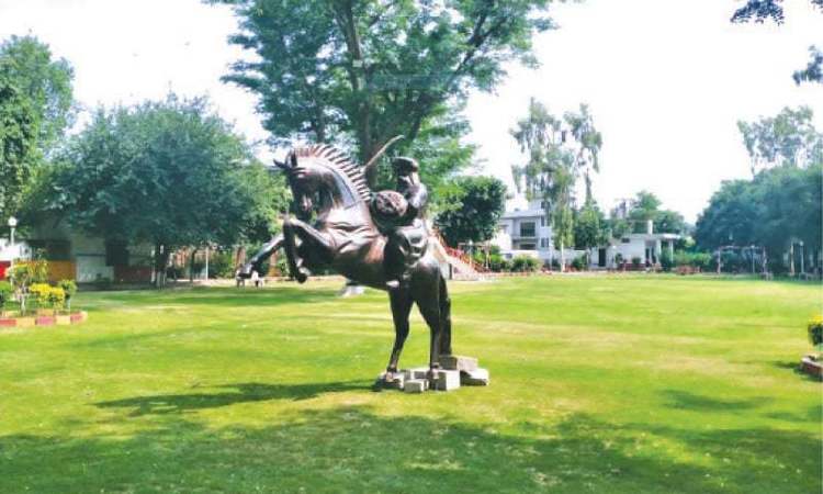 Lahore Gets Its Very Own Ertugrul Ghazi Statue