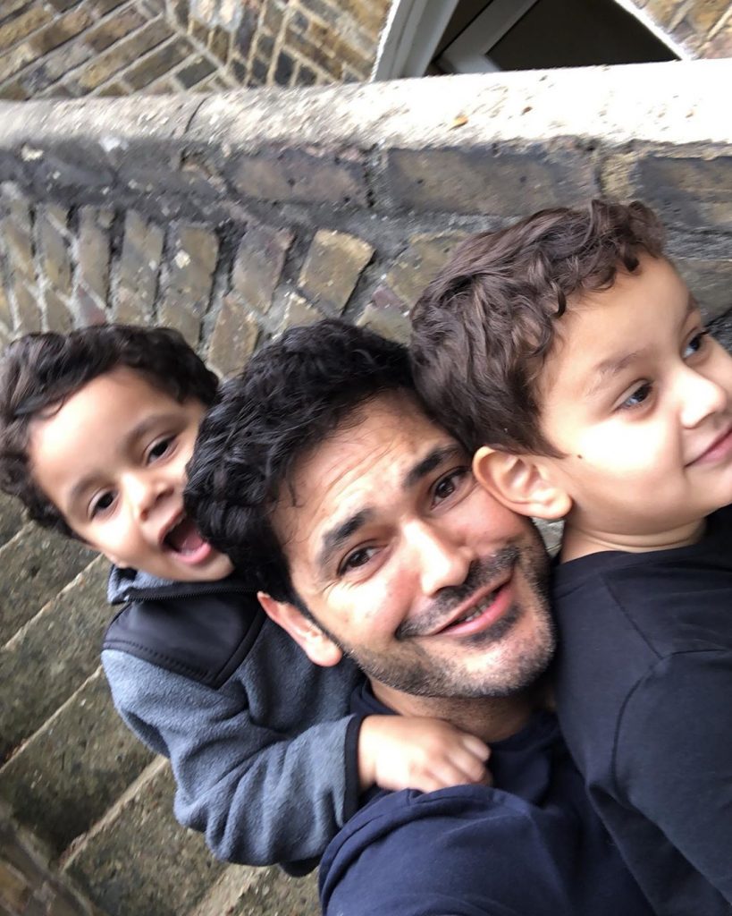 Lovely Pictures of Fahad Mirza with His Family