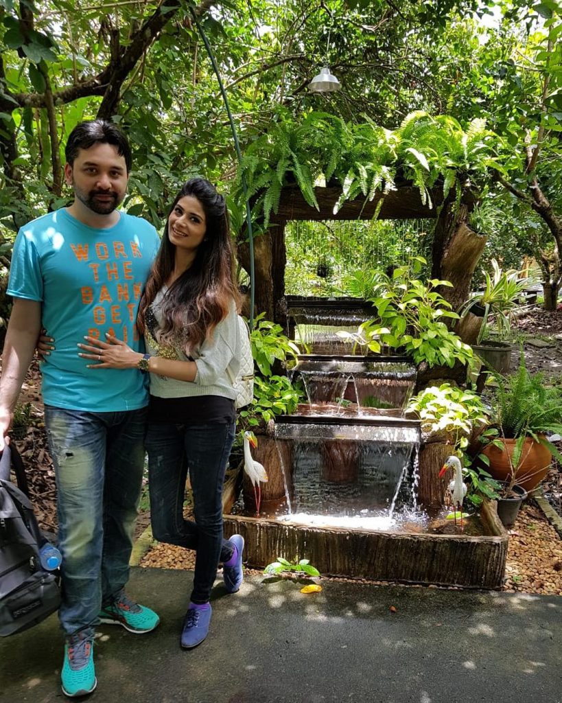 Stunning Pictures of Madiha Iftikhar With Husband