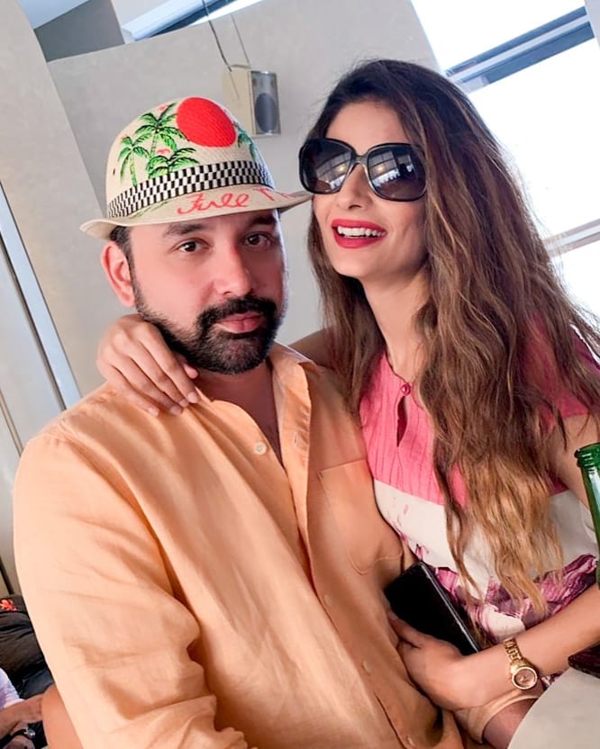 Stunning Pictures of Madiha Iftikhar With Husband