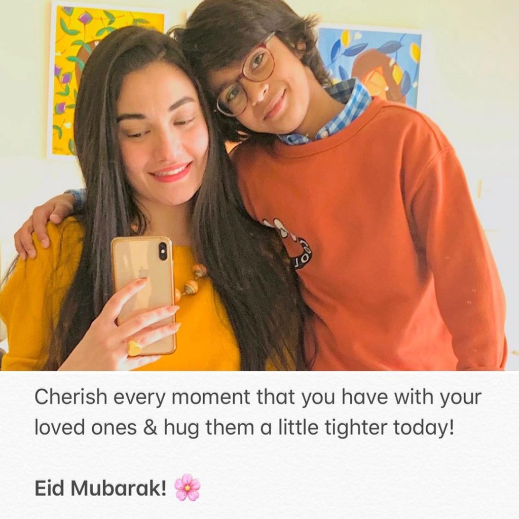 Unseen Pictures of Muniba Mazar with Her Son