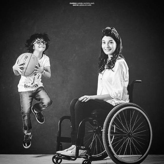 Unseen Pictures of Muniba Mazar with Her Son