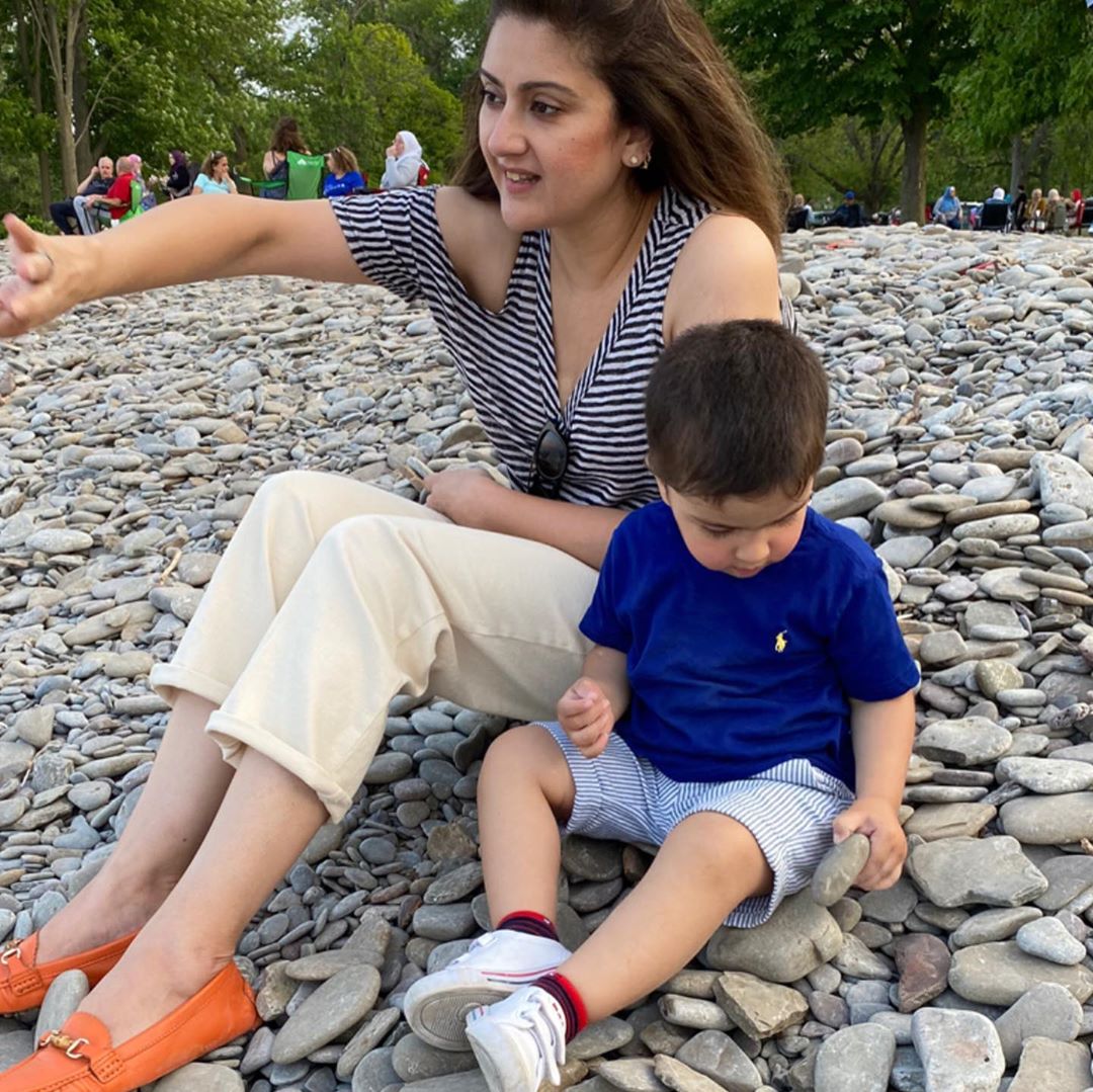 Noman Ijaz Latest Pictures with Wife and Sons