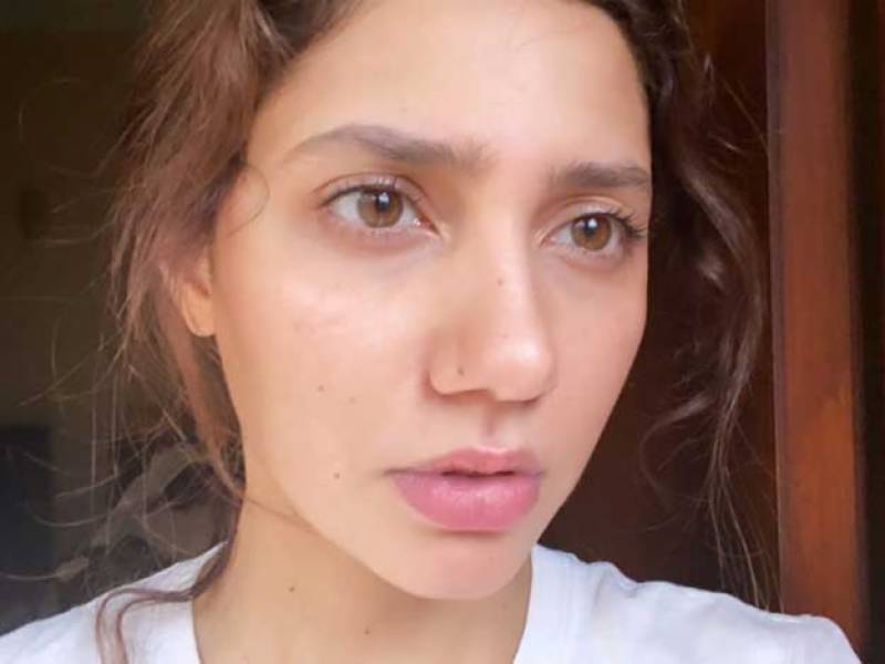 Amazing Pictures of Mahira Khan Without Filters