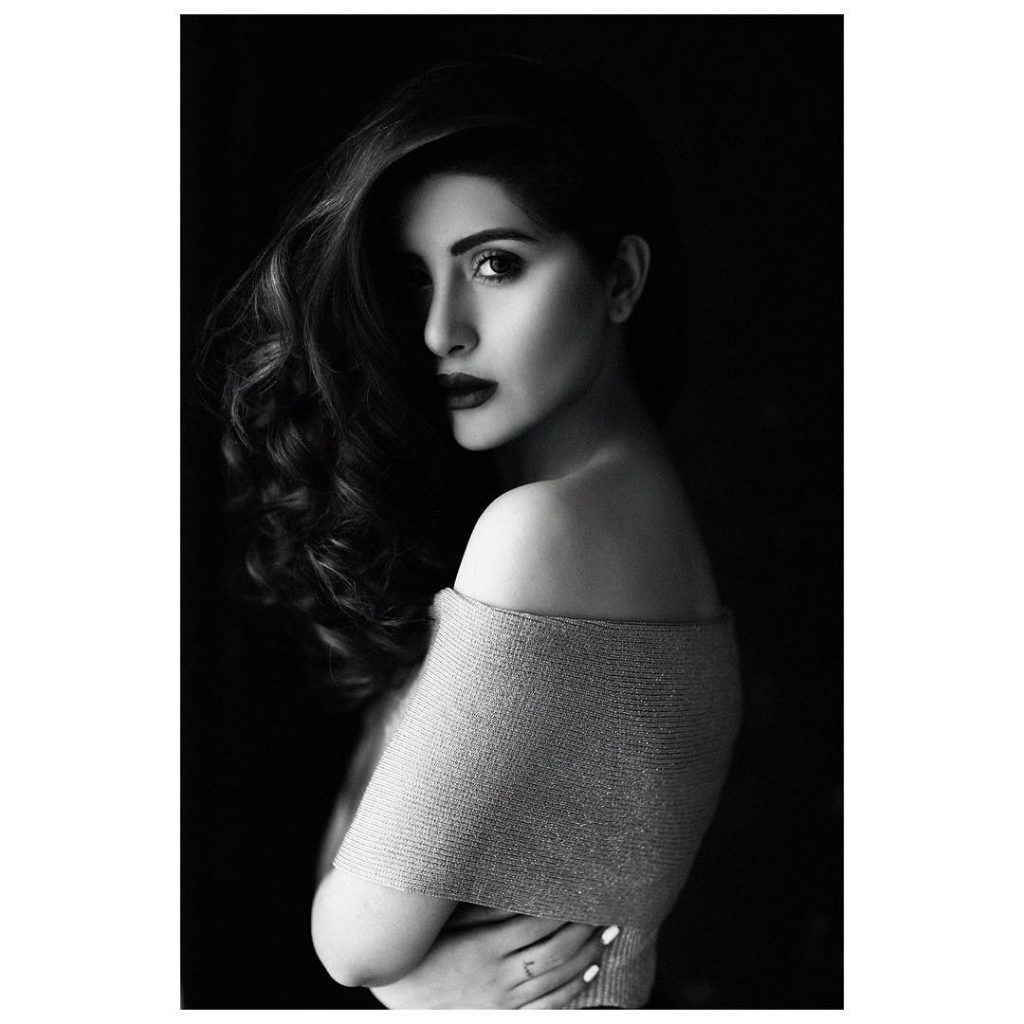 Awesome Pictures of Sohai Ali Abro in Black and White