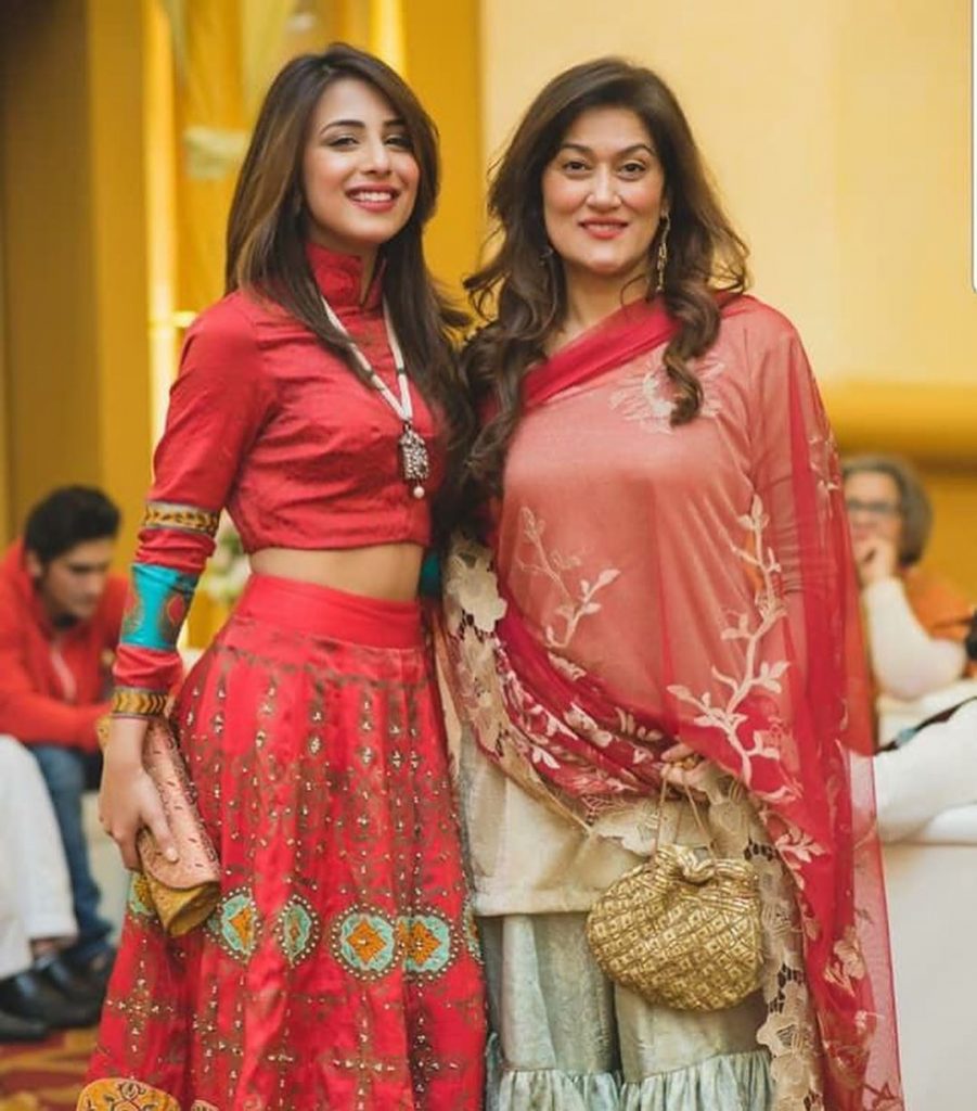 Memorable Pictures Of Ushna Shah Of Her Childhood With Her Gorgeous Sister