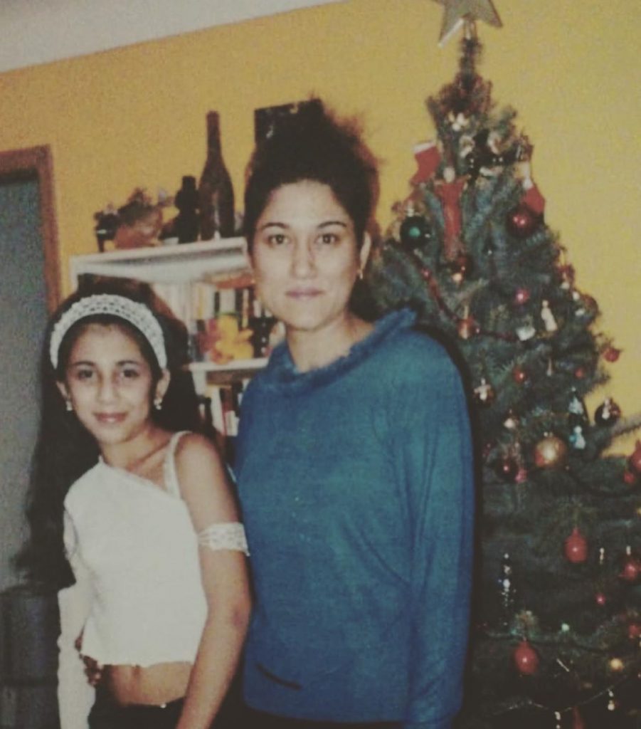 Memorable Pictures Of Ushna Shah Of Her Childhood With Her Gorgeous Sister