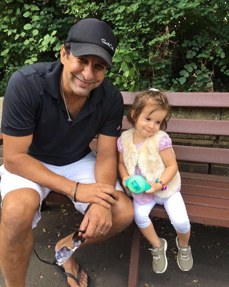 Beautiful Pictures of Wasim Akram with Wife and Kids