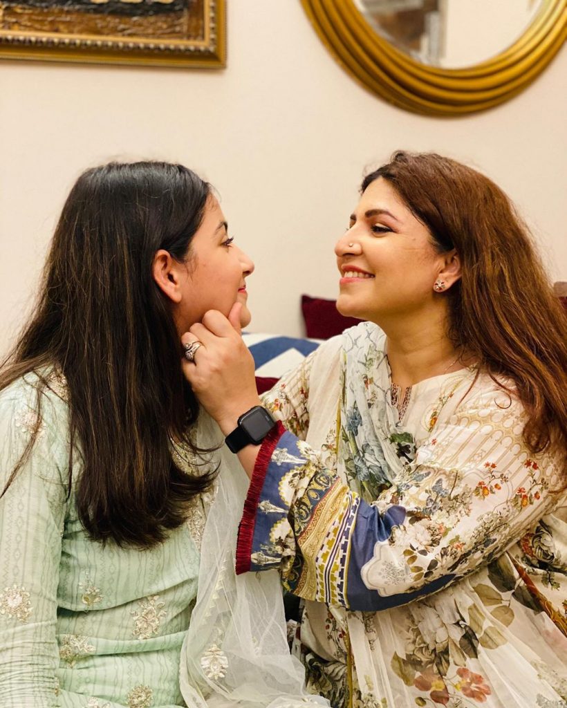 Shagufta Ejaz Introduces Her Daughters On Social Media