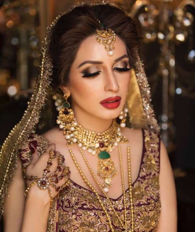 25 Sizzling Pictures Of Iman Ali - Hot and Glamorous