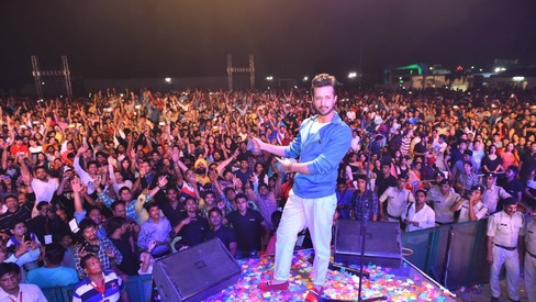 Atif Aslam Shared The Craziest Fan Moment