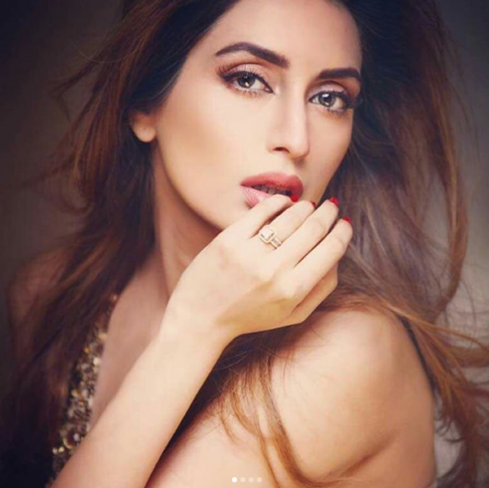 25 Sizzling Pictures Of Iman Ali - Hot and Glamorous