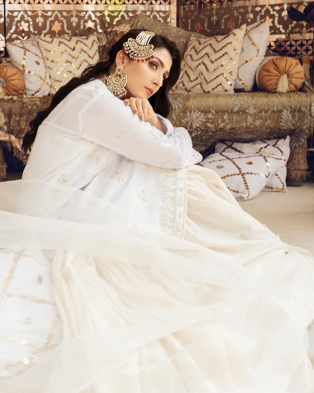 Ayeza Khan Looking Gorgeous in These Beautiful Dresses