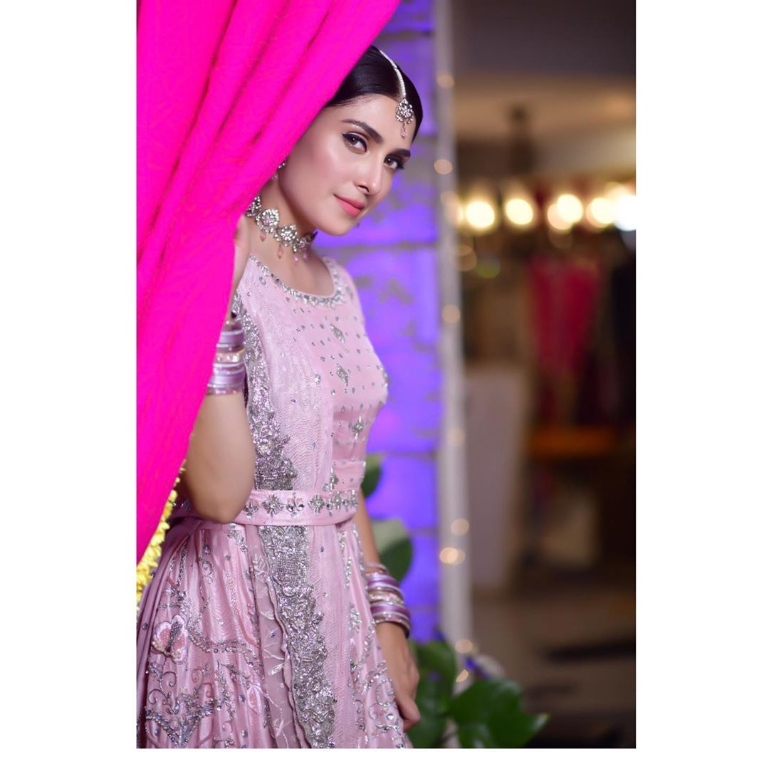 Ayeza Khan Beautiful Photo Shoot from Drama Serial Mehar Posh