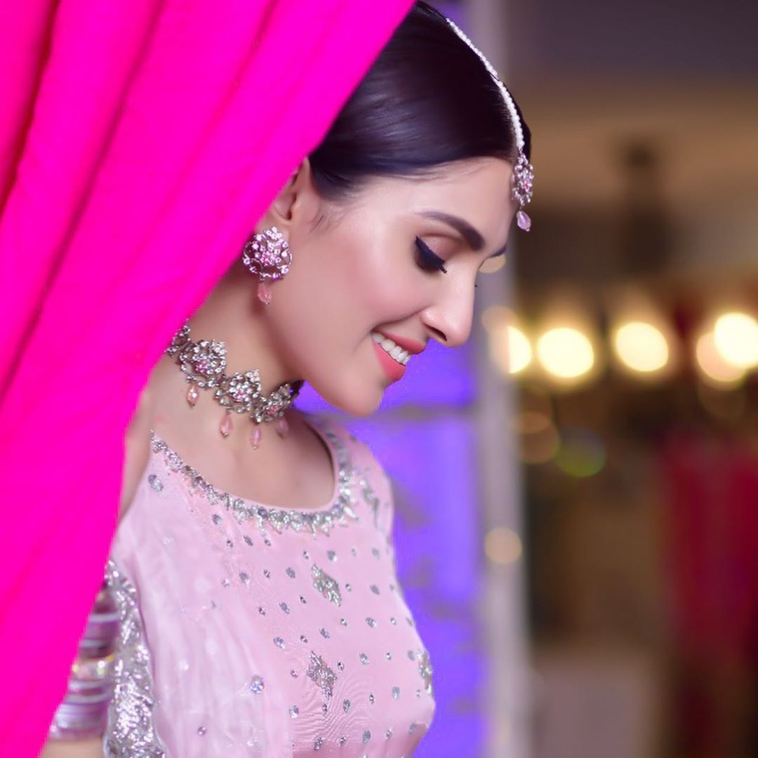 Ayeza Khan Beautiful Photo Shoot from Drama Serial Mehar Posh