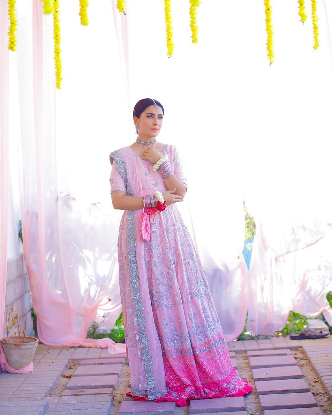 Ayeza Khan Beautiful Photo Shoot from Drama Serial Mehar Posh
