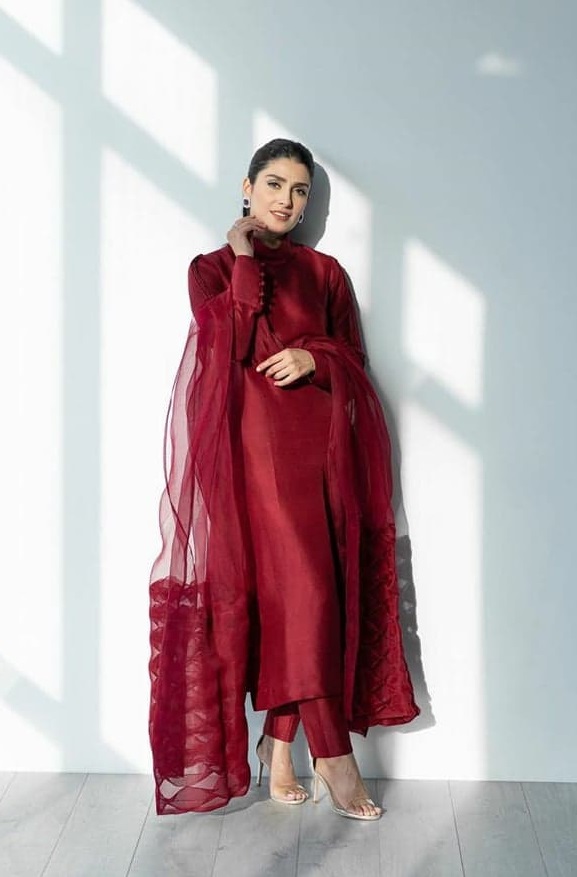 red dress design pakistani