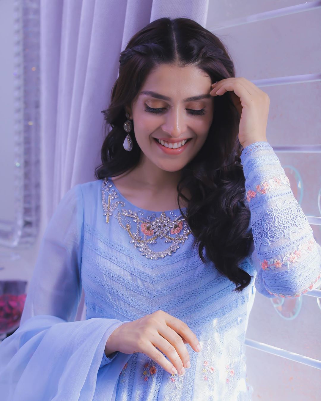 Ayeza Khan Beautiful Pictures from Her Recent Photo Shoots