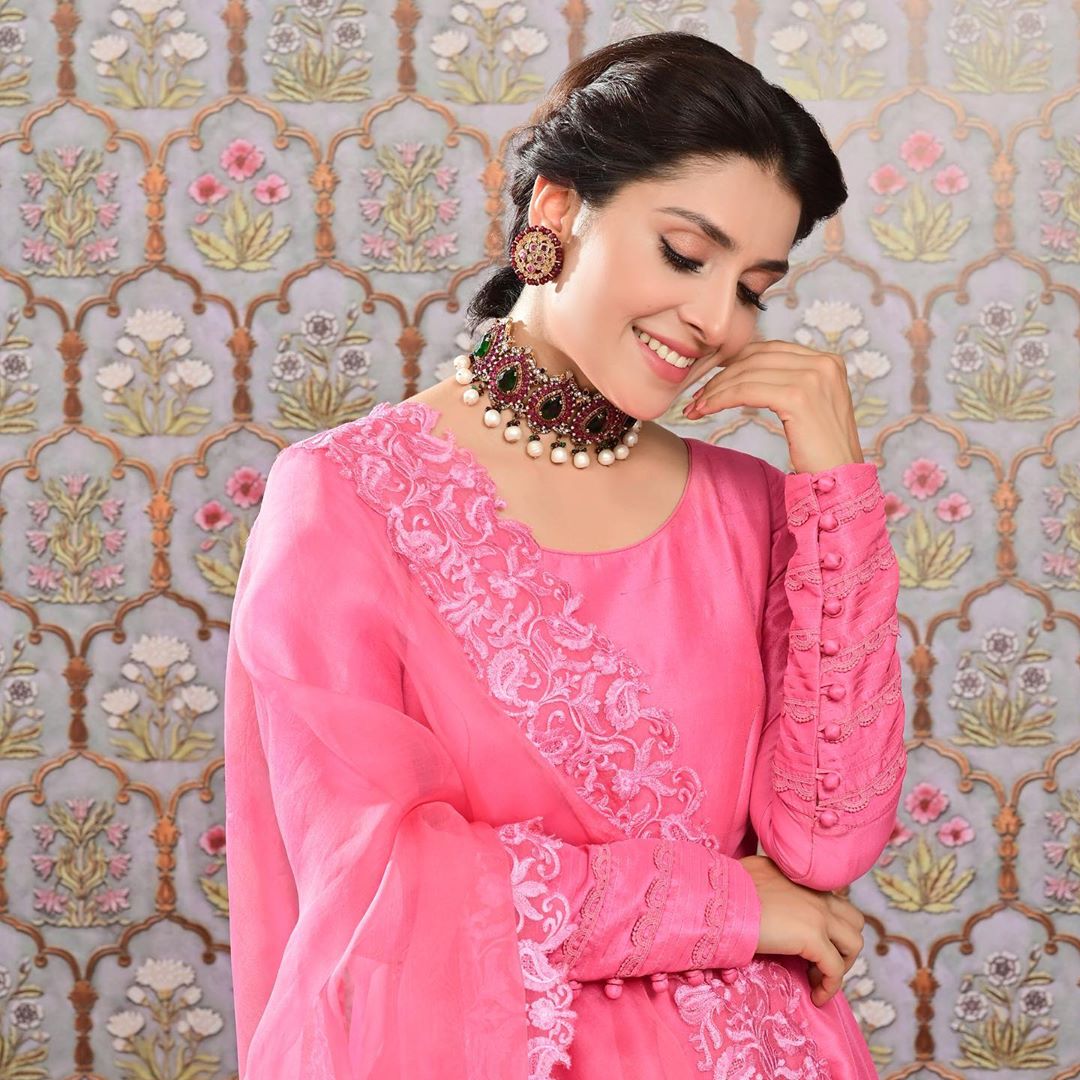 Ayeza Khan Beautiful Pictures from Her Recent Photo Shoots