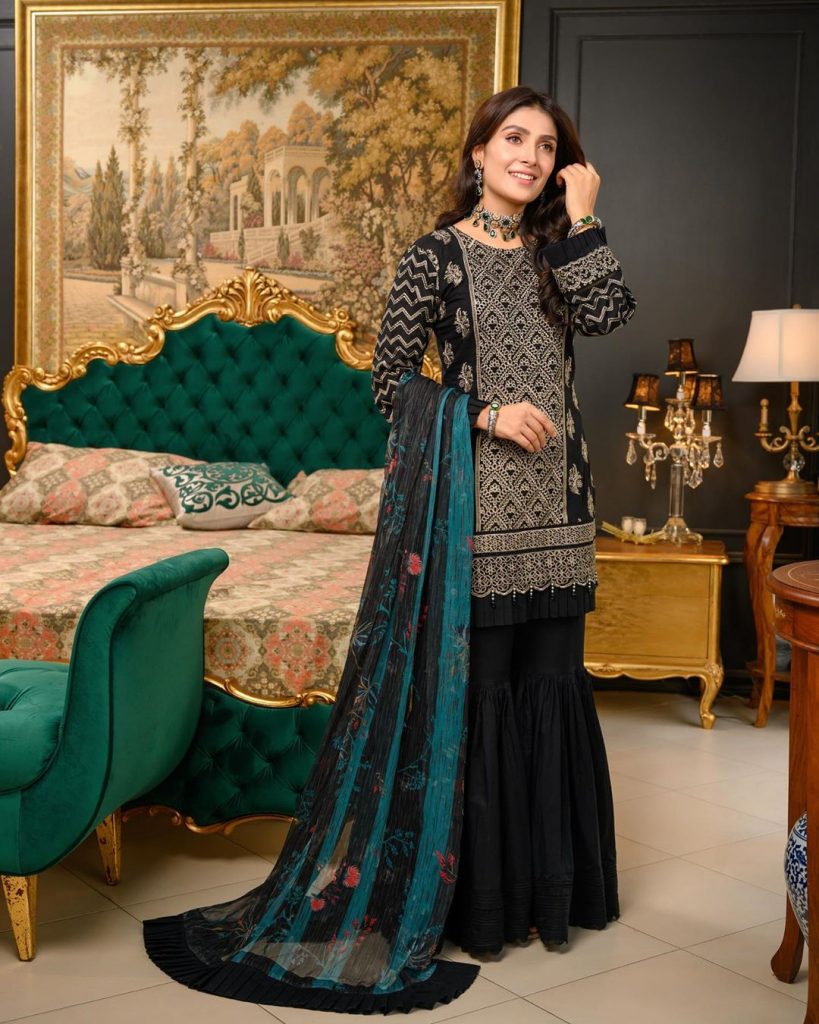 Ayeza Khan Looks Ravishing In Latest Lawn Shoot