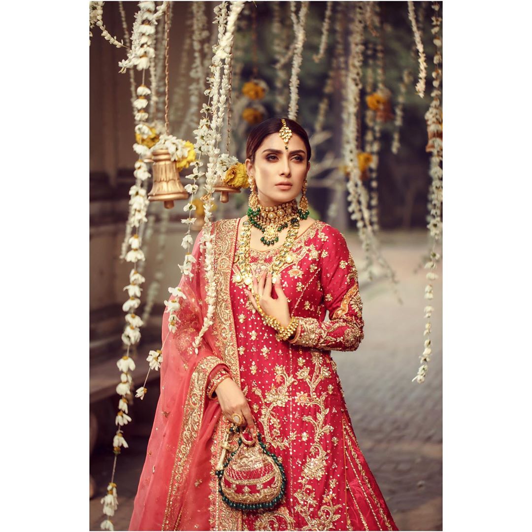 Ayeza Khan Latest Bridal Shoot for Warda Qutub Khan