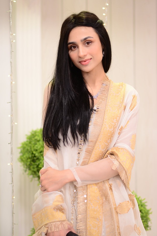 Ayeza Khan and Mashal Khan Clicks from Nida Yasir Morning Show ...