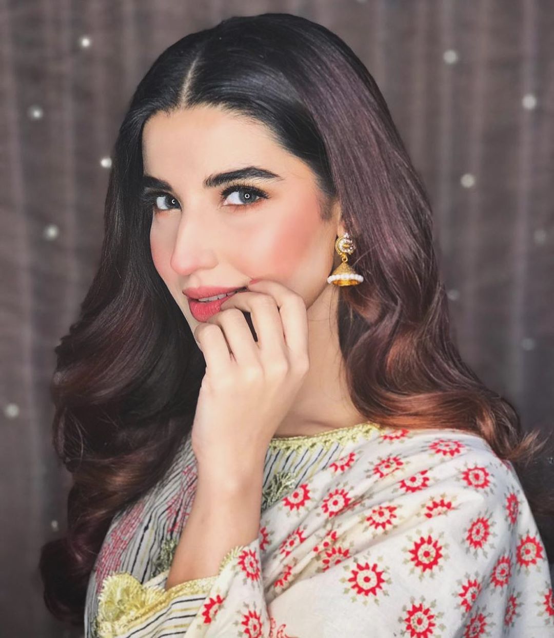 Hareem Farooq is looking Gorgeous in Her Pictures from Instagram