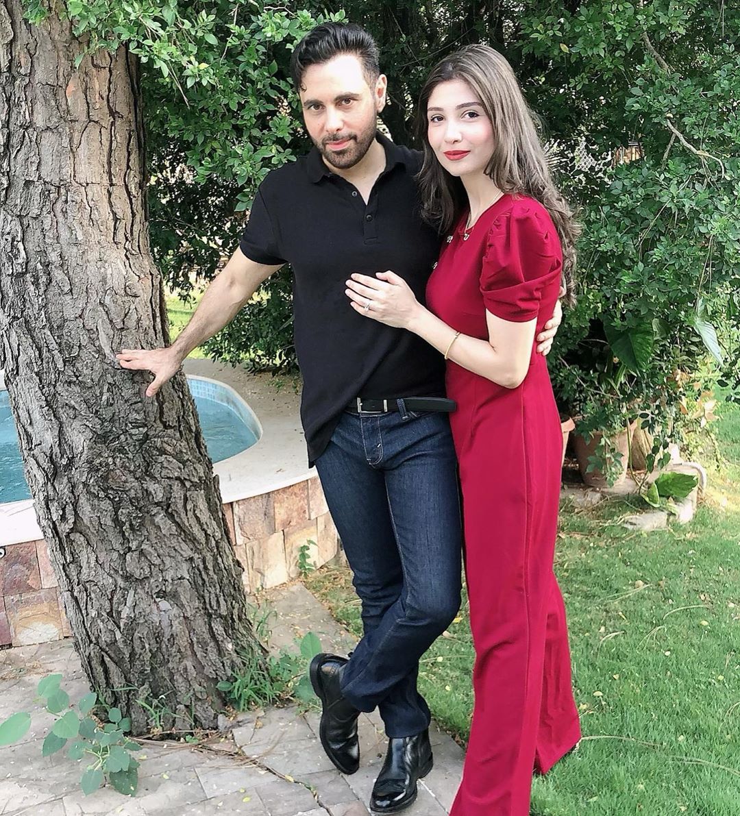 Haroon Rashid's Adorable Note On Wife's Birthday | Reviewit.pk