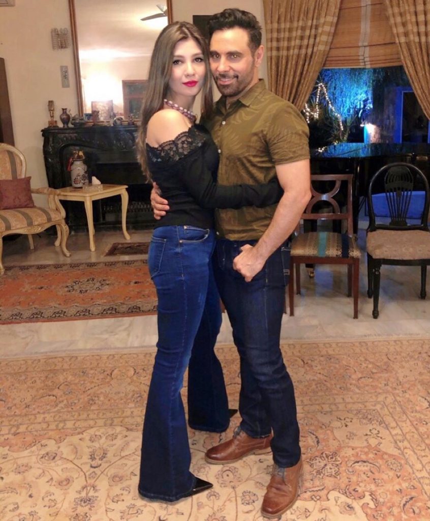 Singer Haroon Rashid's Pictures With His Beautiful Wife