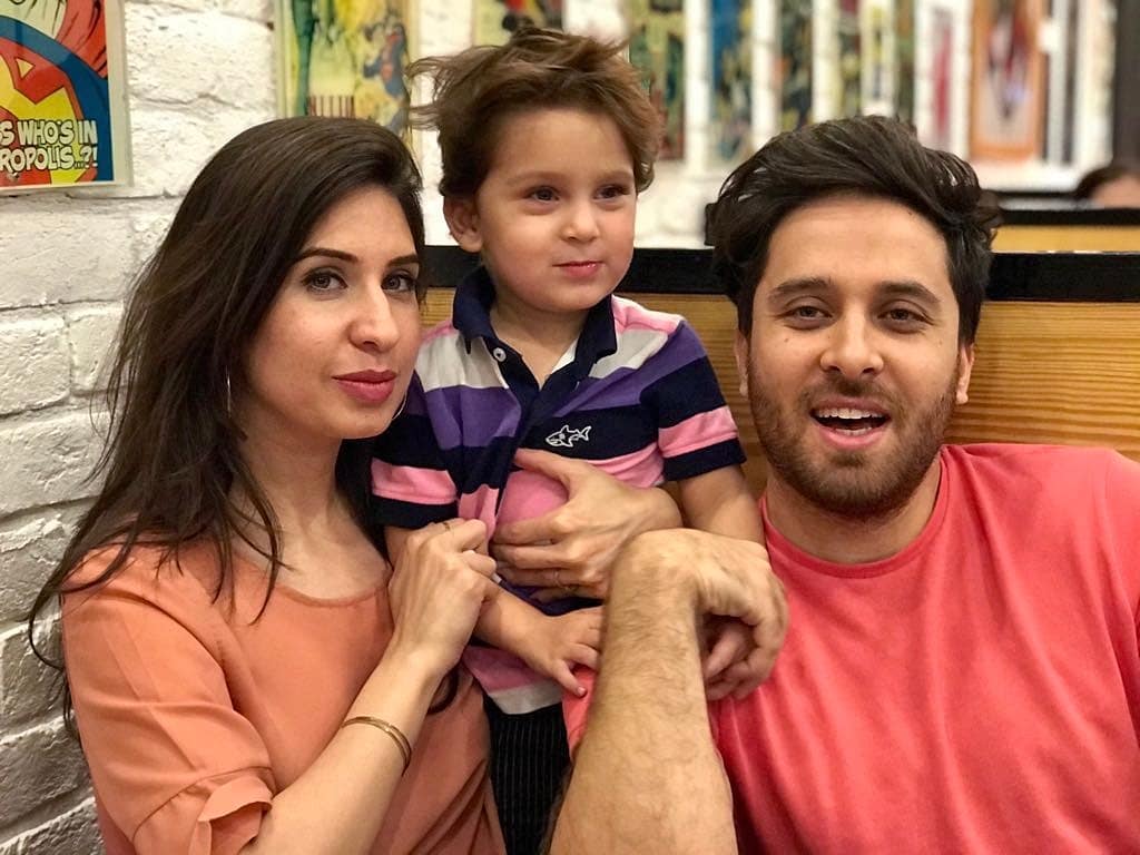 Actor Haroon Shahid with his Wife Palwashay and Kids - Latest Pictures