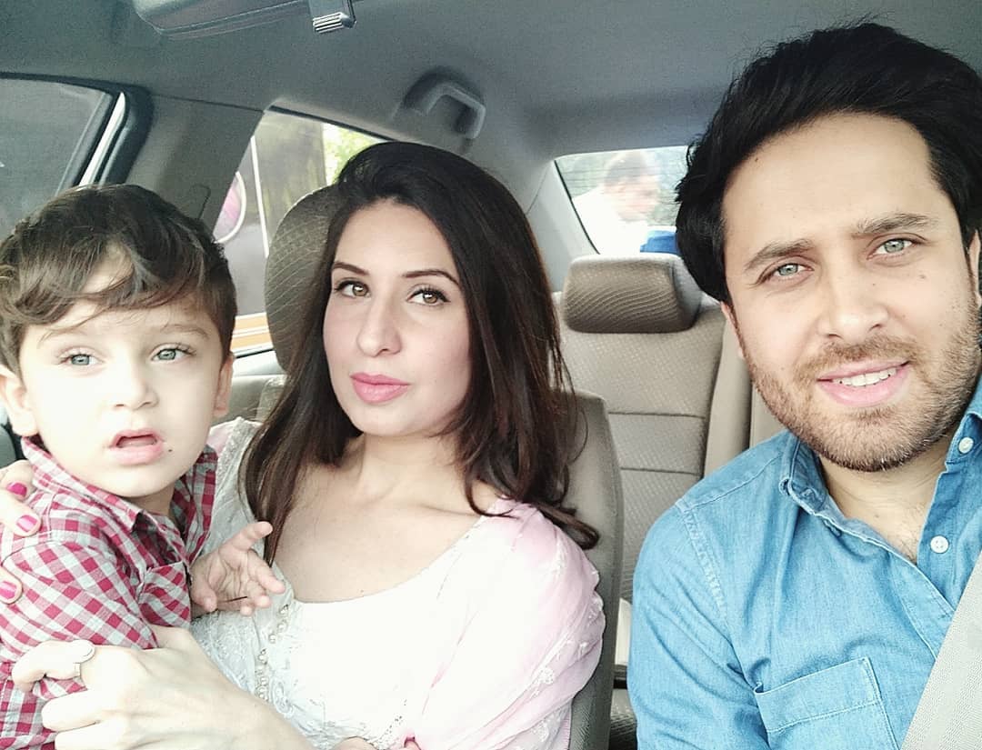 Actor Haroon Shahid with his Wife Palwashay and Kids - Latest Pictures