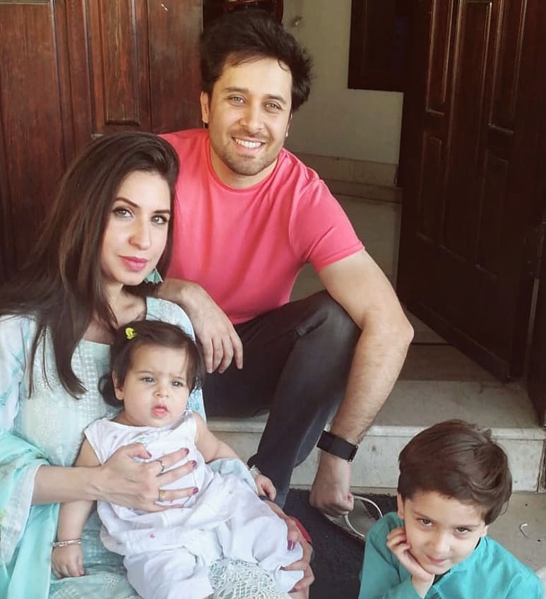 Actor Haroon Shahid with his Wife Palwashay and Kids - Latest Pictures