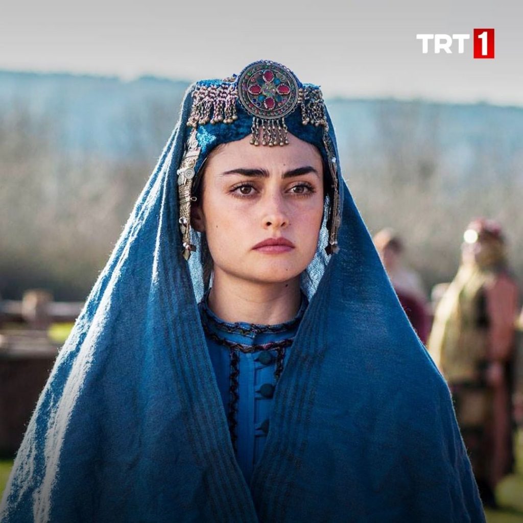 Here's The Face Behind Voice Of Halime Sultan From Ertugrul | Reviewit.pk