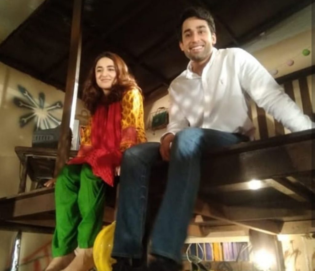 Yumna Zaidi Shared BTS Pictures From The Set Of Pyar Kay Sadqay