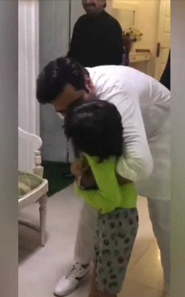 Cute Video Of Yasir Nawaz's Son Balaaj And Humayun Saeed