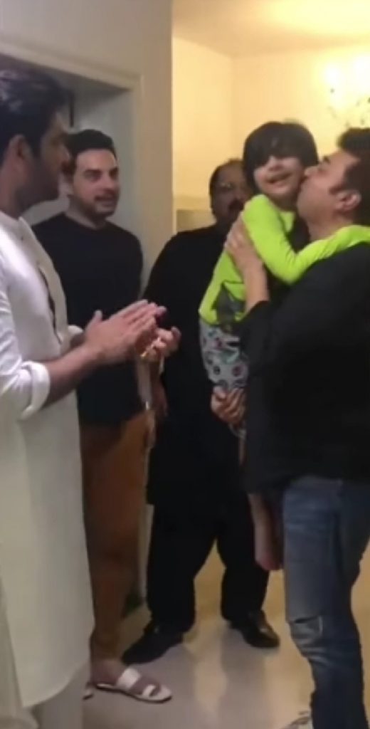 Cute Video Of Yasir Nawaz's Son Balaaj And Humayun Saeed