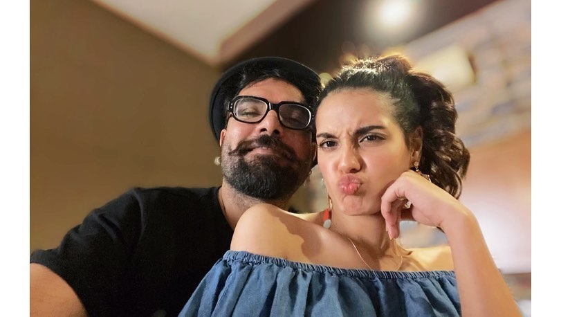 Iqra Aziz and Yasir Hussain get together with Friends