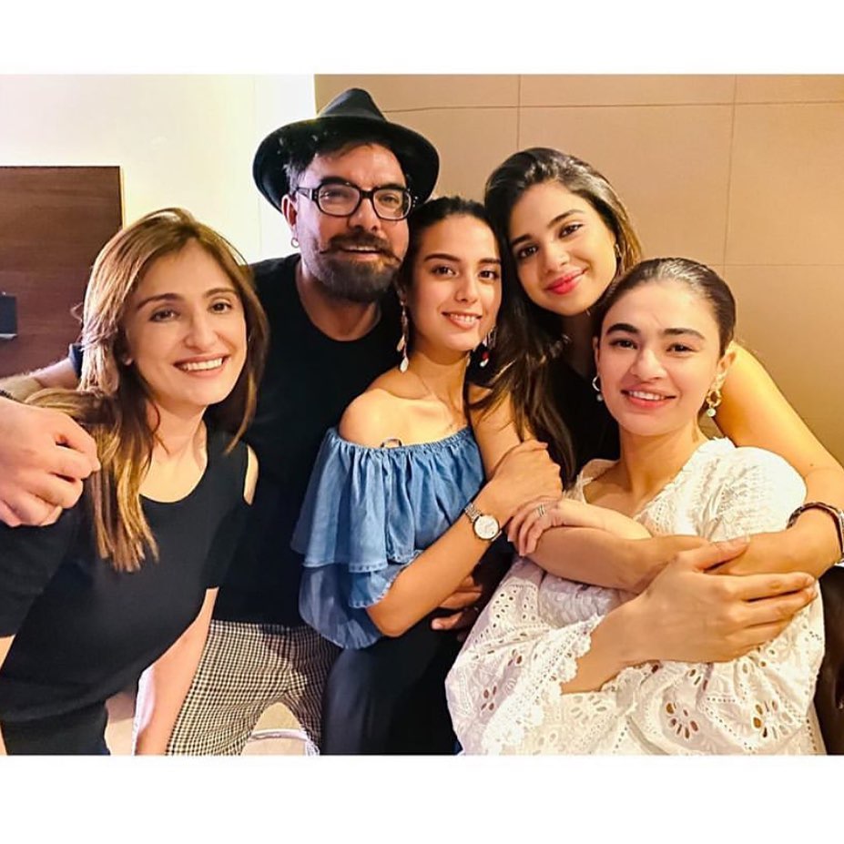 Iqra Aziz and Yasir Hussain get together with Friends