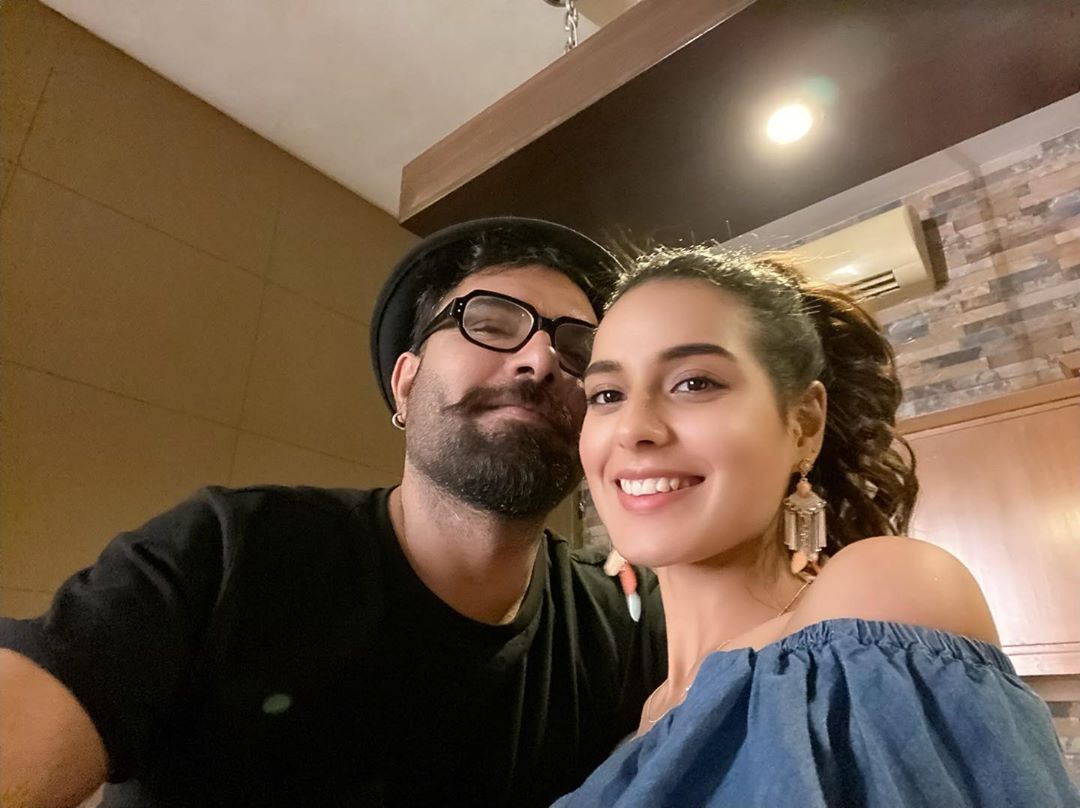 Iqra Aziz and Yasir Hussain get together with Friends