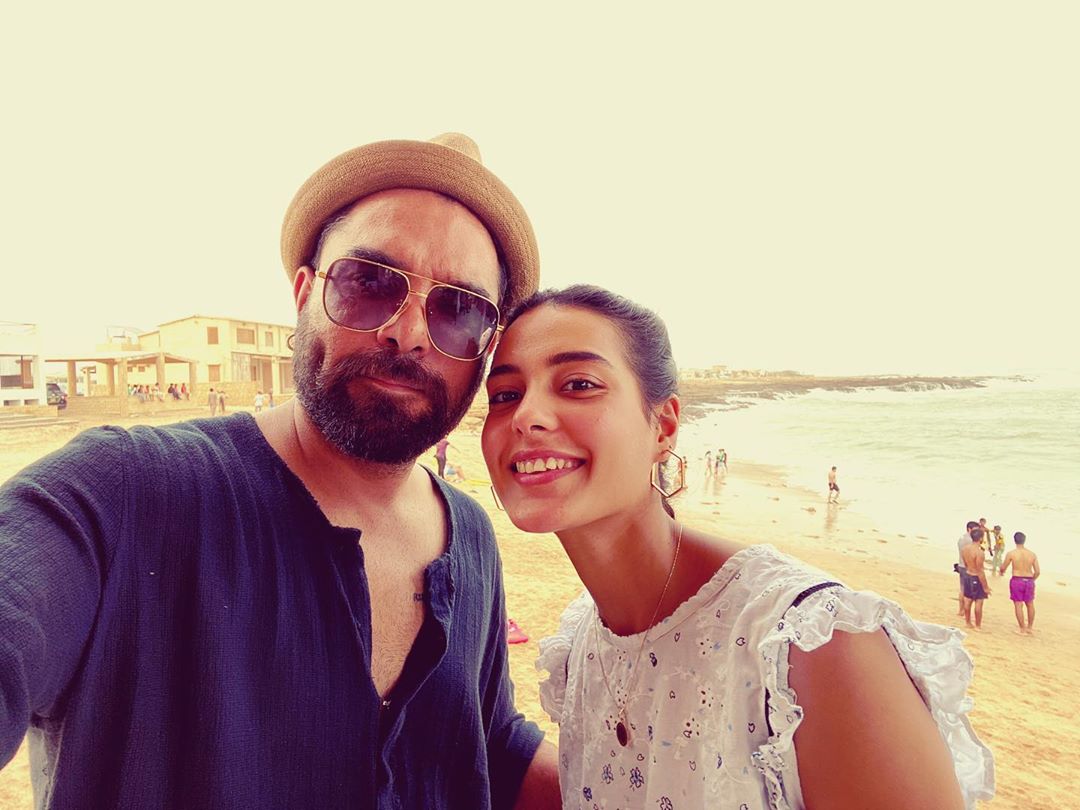 Iqra Aziz and Yasir Hussain get together with Friends