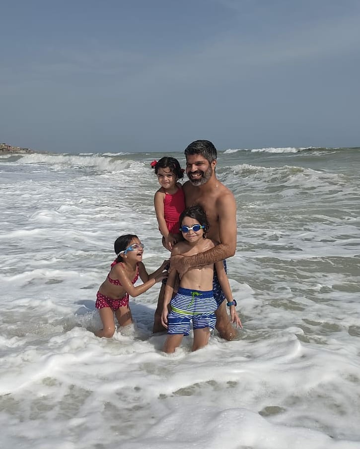 Komal Rizvi Latest Pictures from Beach with her Family