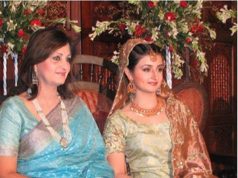 Beautiful Family Pictures of Veteran Actress Laila Zuberi