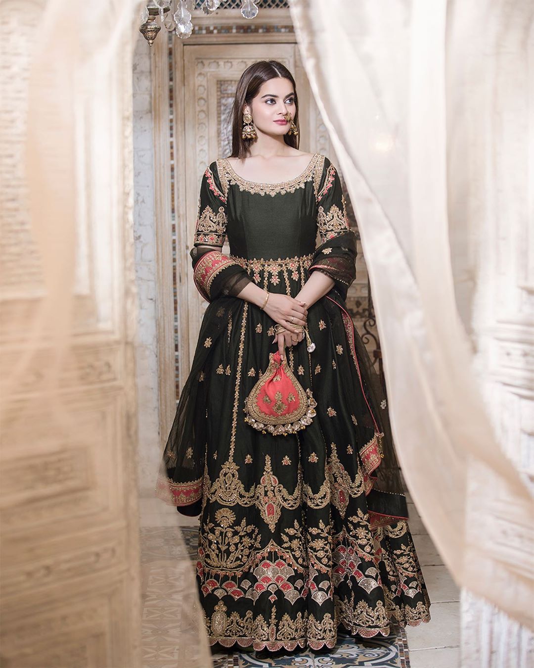 Beautiful Minal Khan Latest Bridal Dresses Photo Shoot