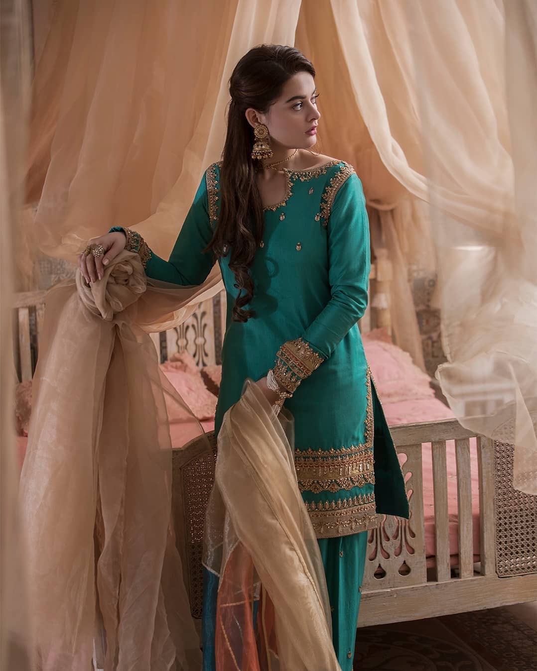 Beautiful Minal Khan Latest Bridal Dresses Photo Shoot