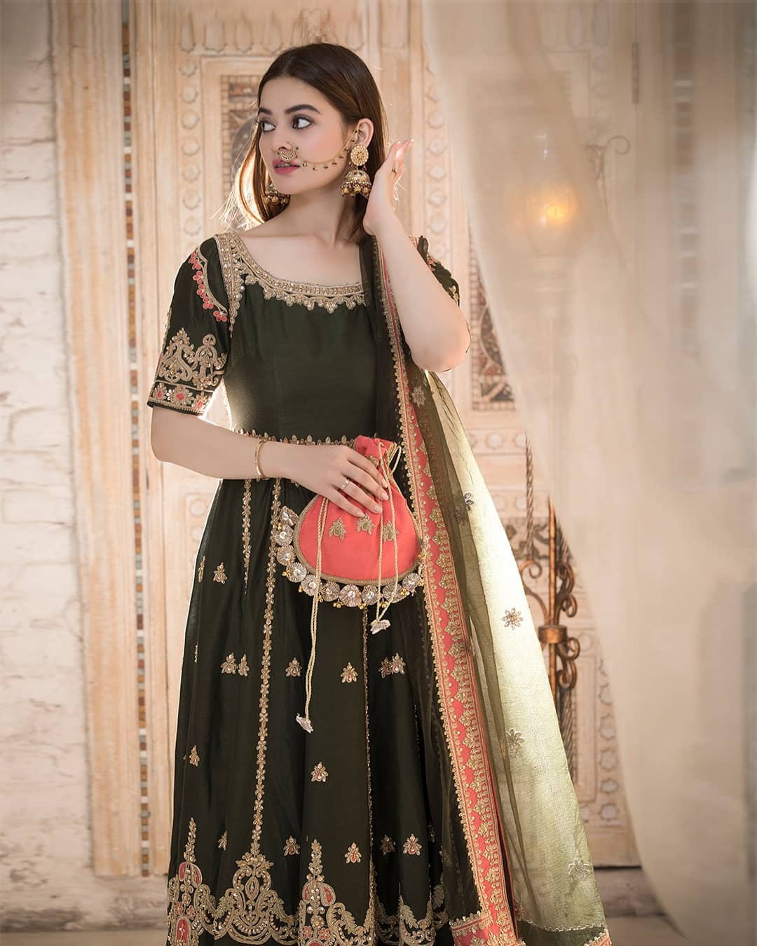 Beautiful Minal Khan Latest Bridal Dresses Photo Shoot