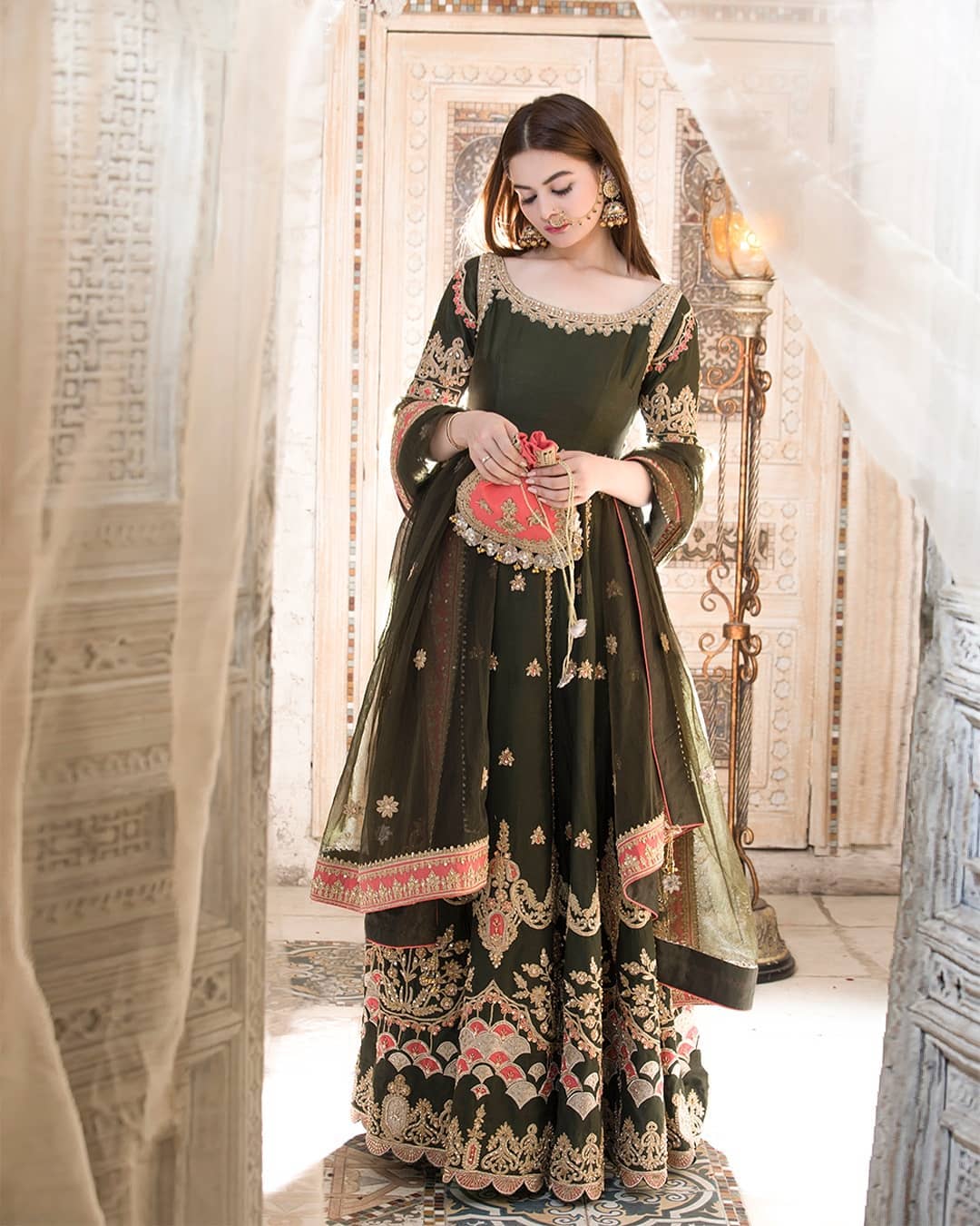 Beautiful Minal Khan Latest Bridal Dresses Photo Shoot