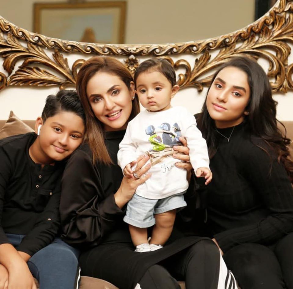 Nadia Khan Latest Pictures with her Daughter